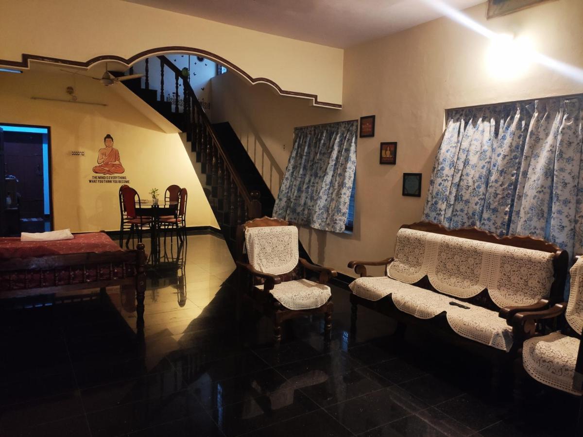 Happy Buddha Homestay Varkala Buitenkant foto