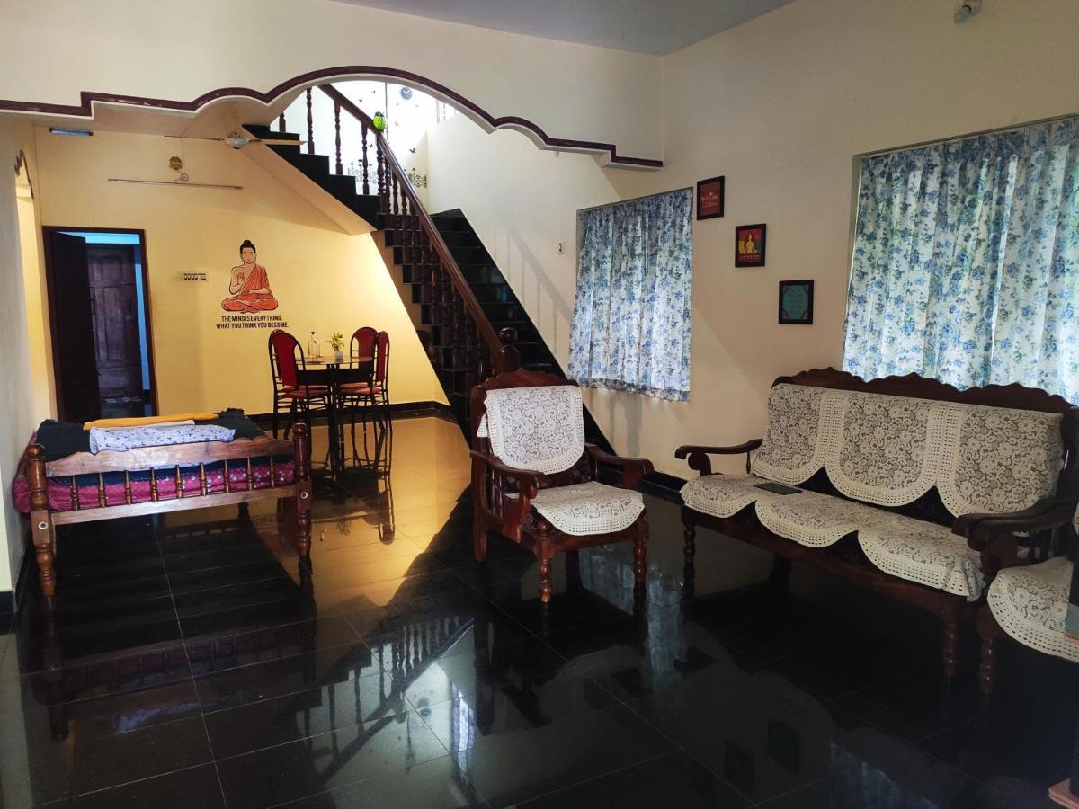 Happy Buddha Homestay Varkala Buitenkant foto