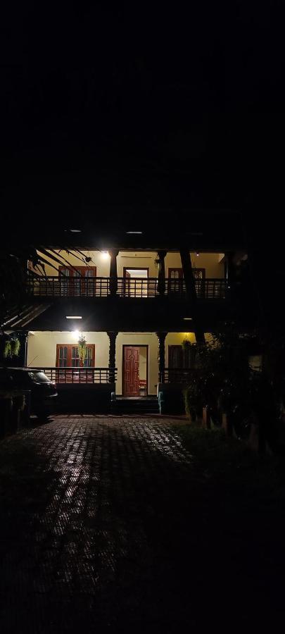 Happy Buddha Homestay Varkala Buitenkant foto