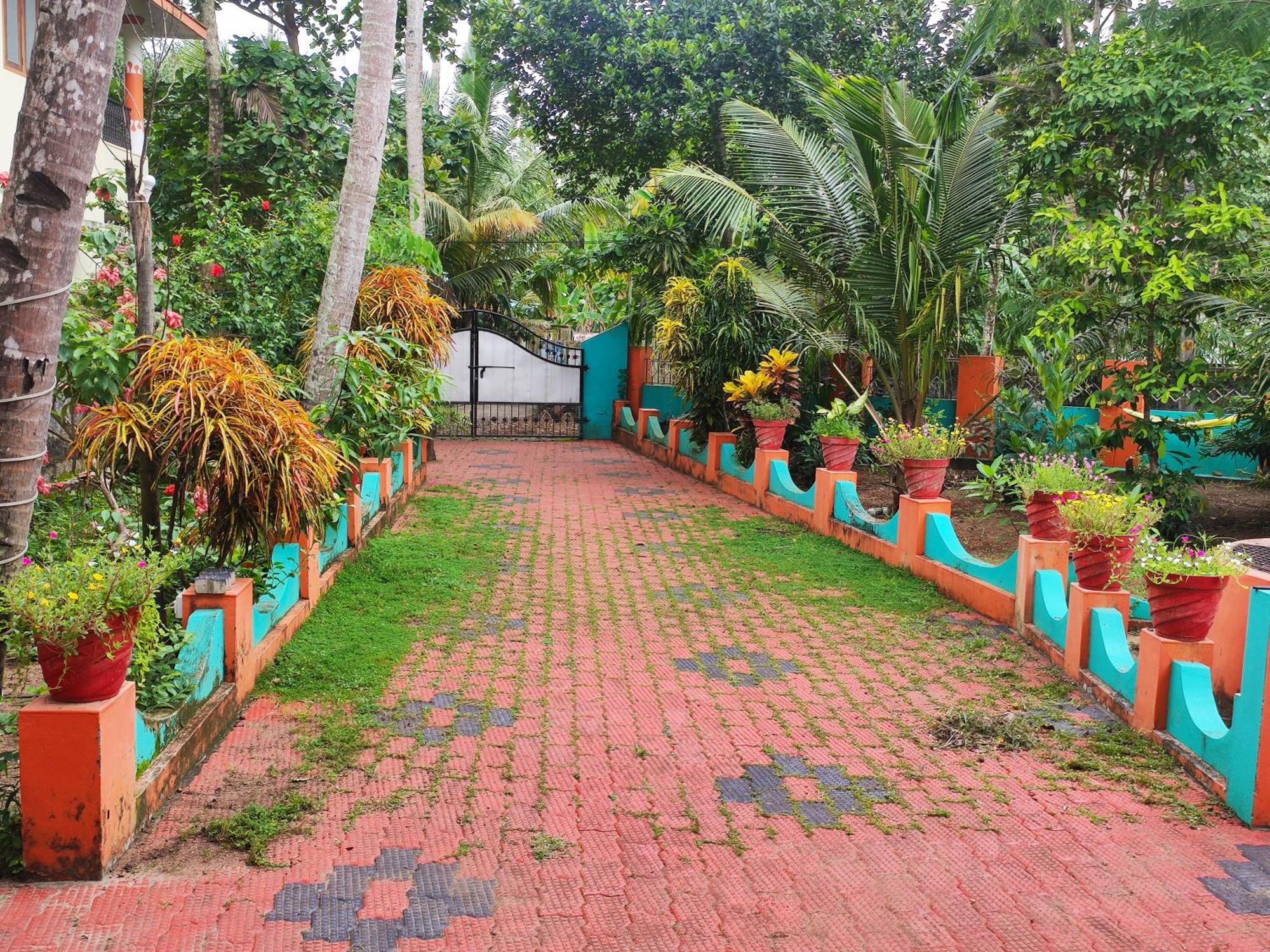 Happy Buddha Homestay Varkala Buitenkant foto